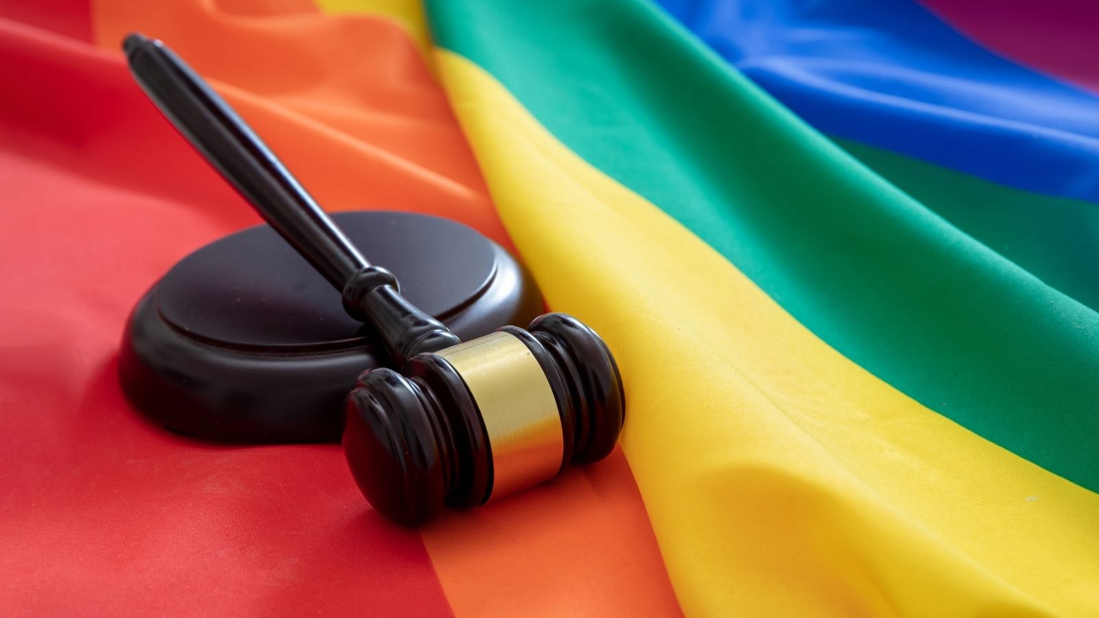 “Bir dernek hakkında kapatma kararı vermek, bir kişi hakkında idam kararı vermekten farksızdır”