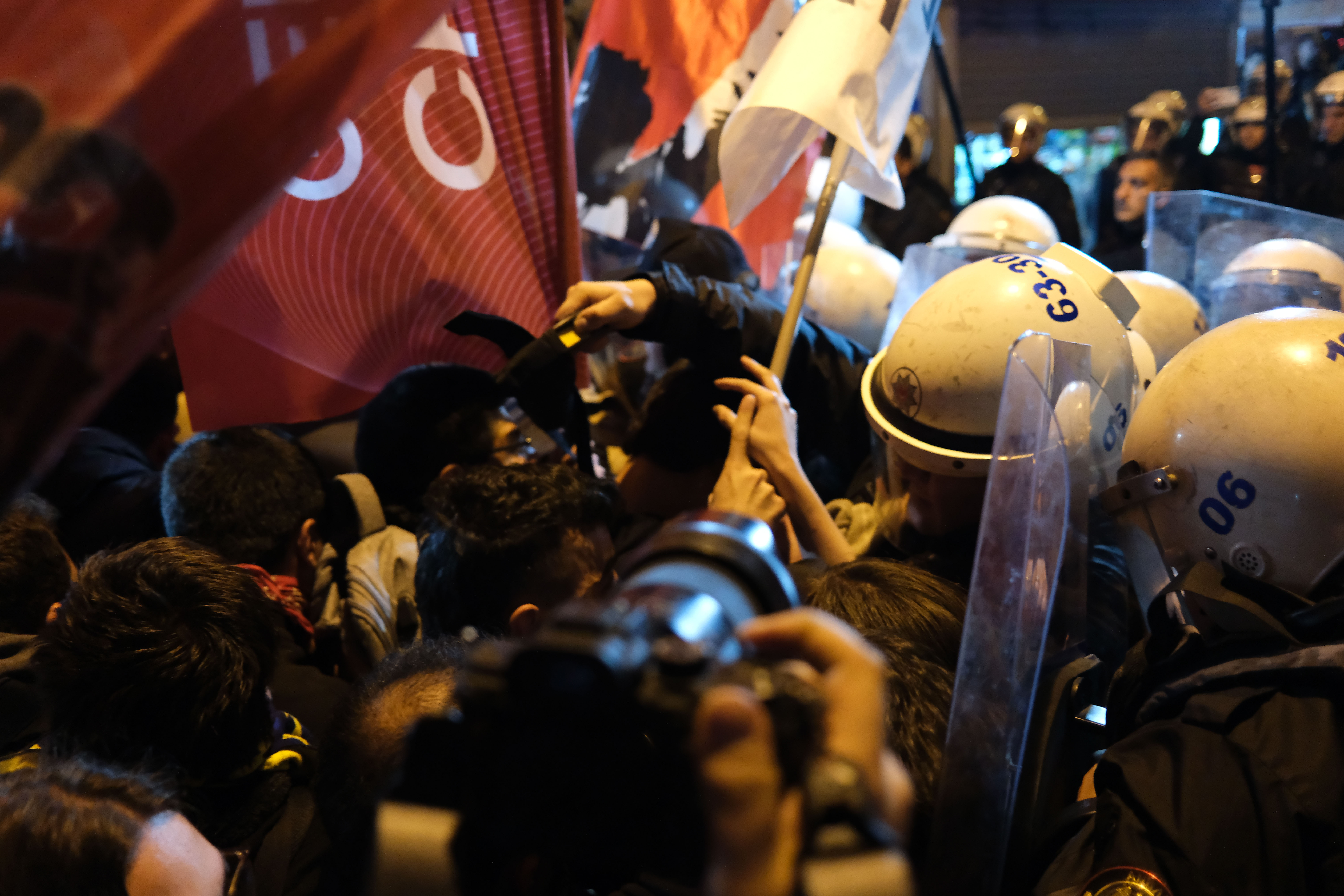 Foto haber: Öğrencilere darp ve gözaltı!