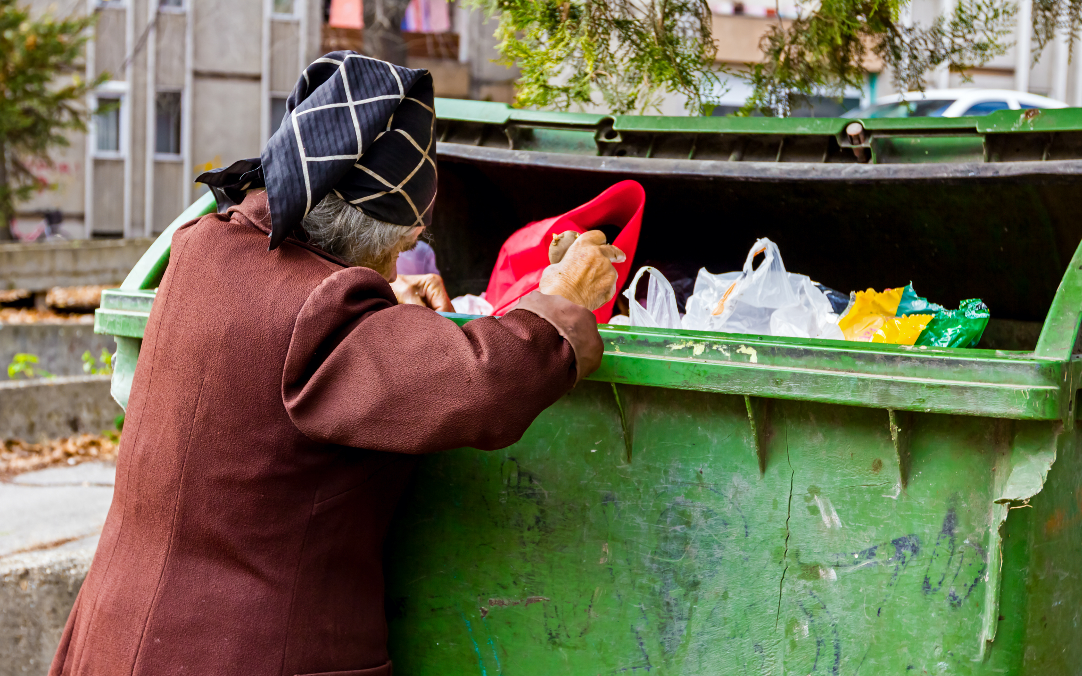 Ekmek yoksa, barut – pardon – kruvasan yesinler
