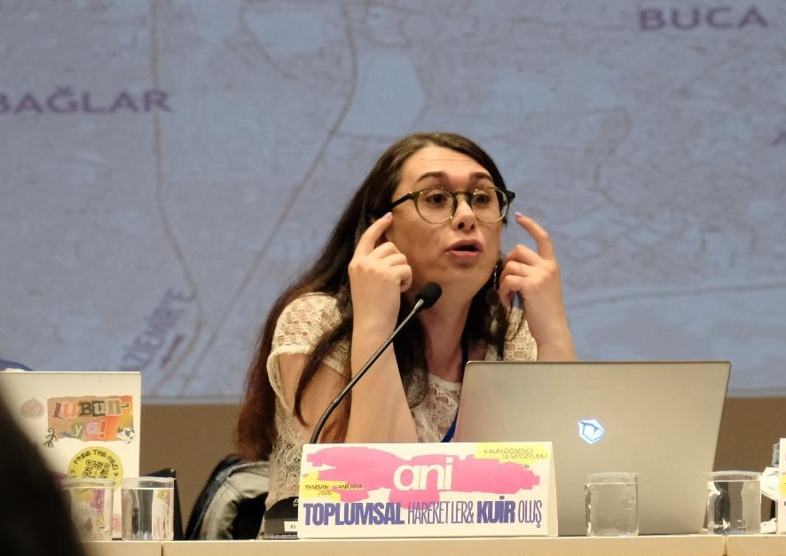 “Çatlaklardan sızıyoruz: Lubunyalar burada ve gitmiyoruz!”