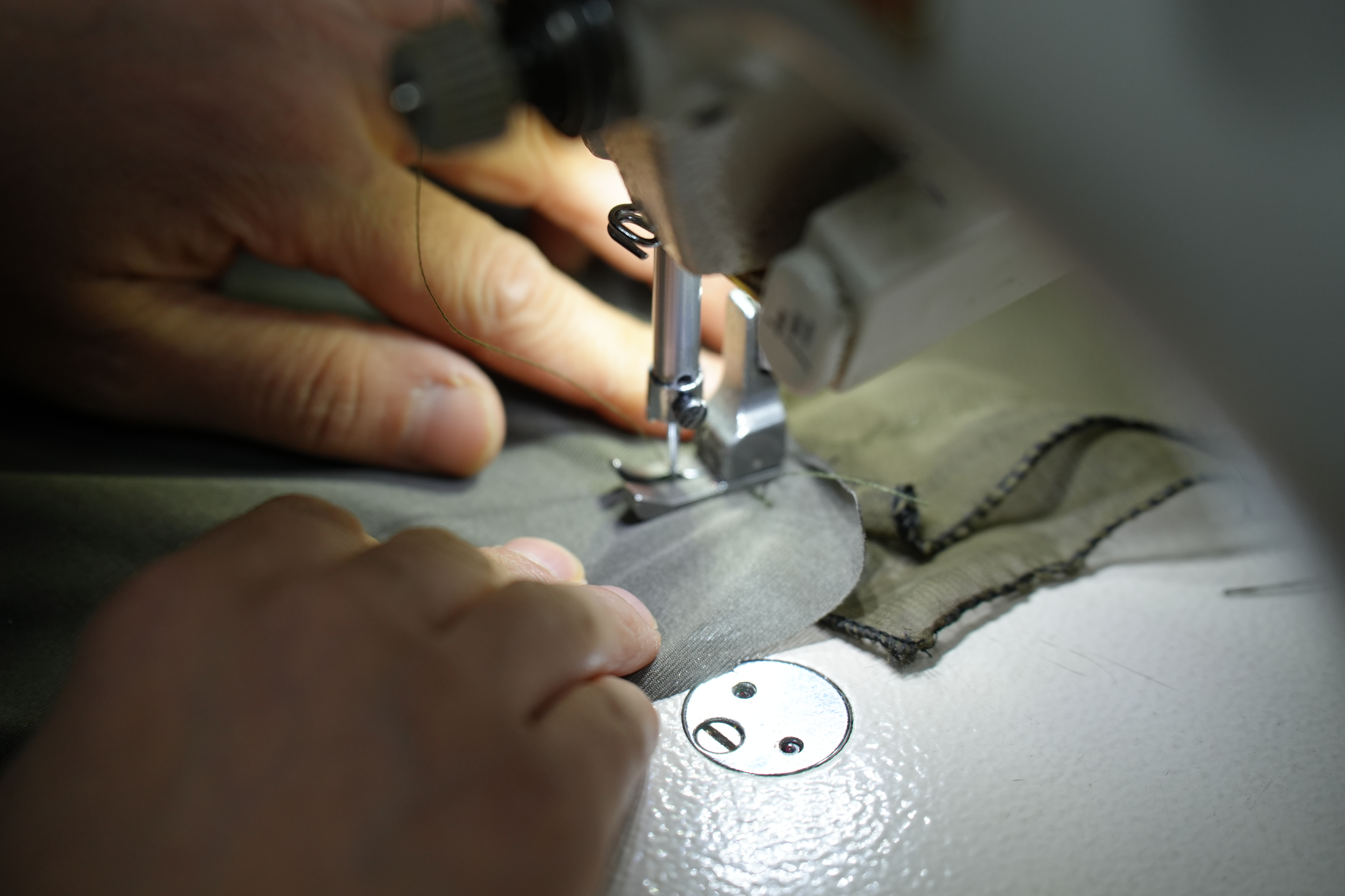 Rengarenk Emek: 10 yıldır yöresel elbise dikerek geçiniyorlar