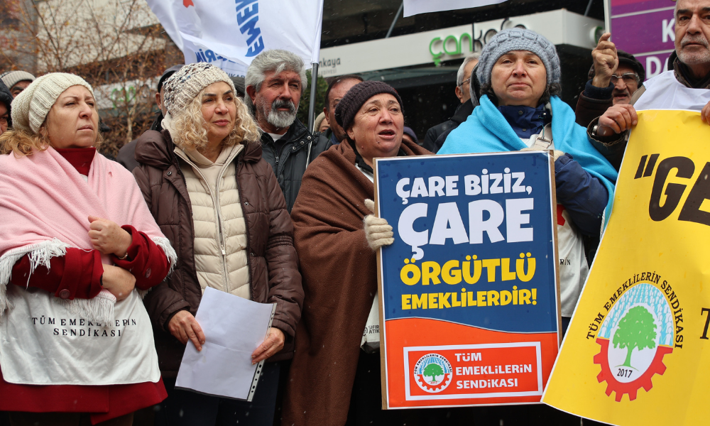 Emekliler Meclis’teki eyleme omuz verdi