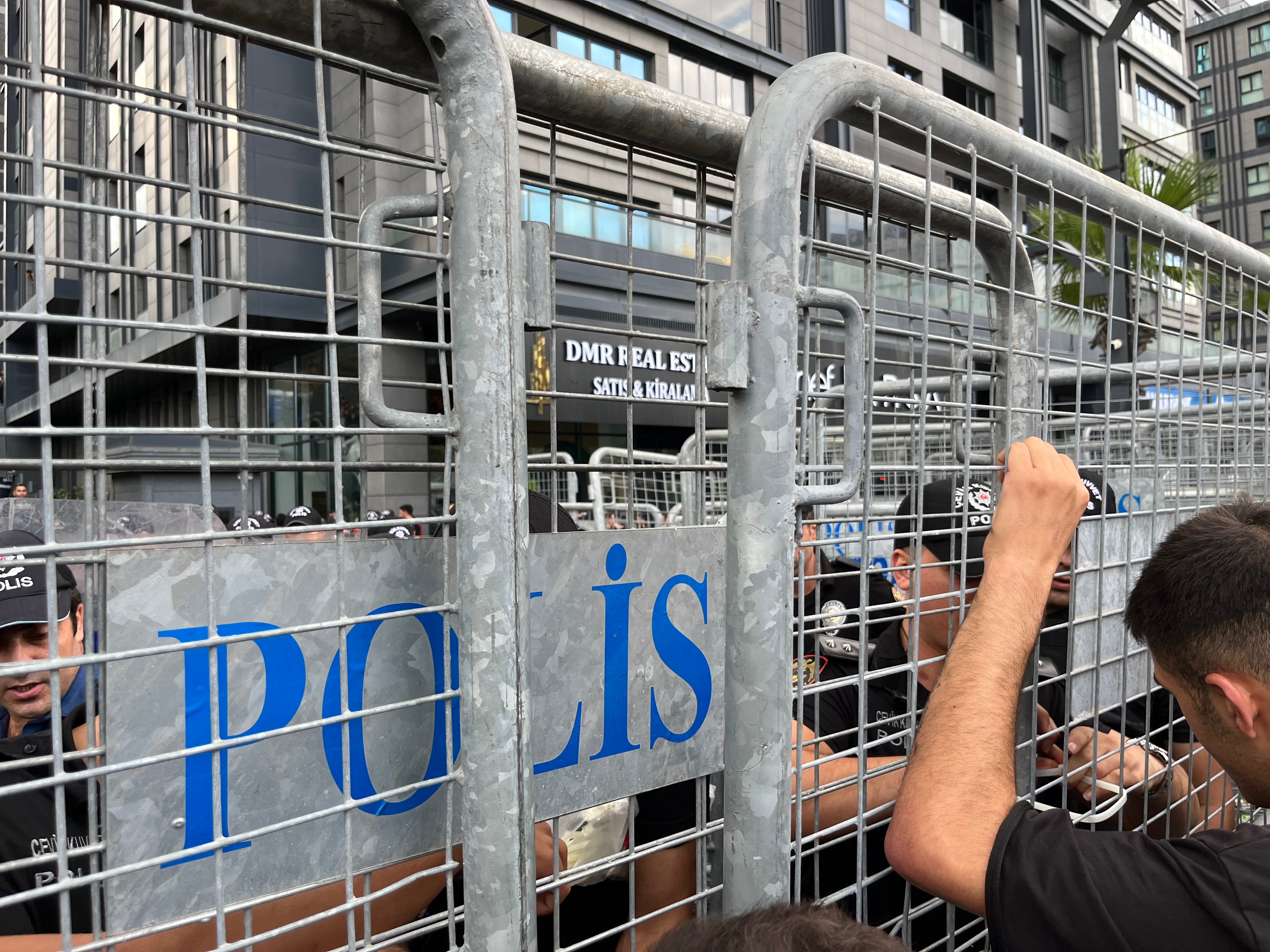 Son 1 yılın çetelesi: Binlerce gözaltı, yüzlerce tutuklama…