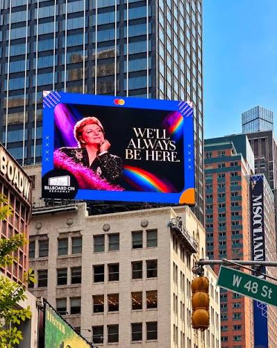 Zeki Müren, New York’taki Times Square